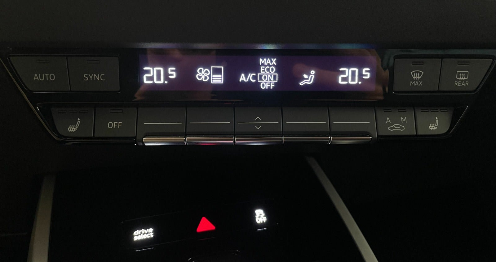 Hvid Audi Q4 e-tron fra 2024