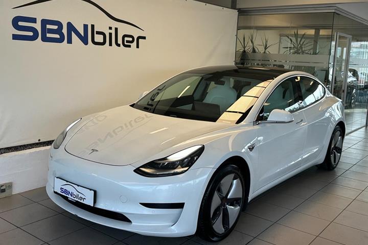 Hvid Tesla Model 3 fra 2020