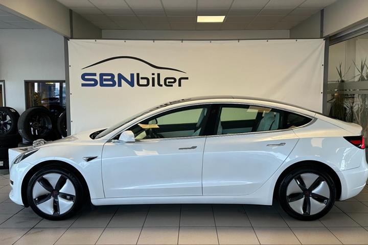 Hvid Tesla Model 3 fra 2020