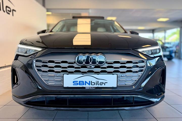 Sort Audi Q8 e-tron fra 2024