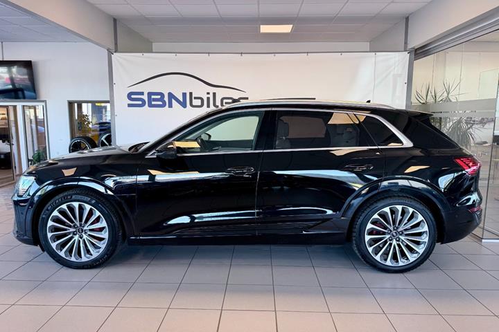Sort Audi Q8 e-tron fra 2024