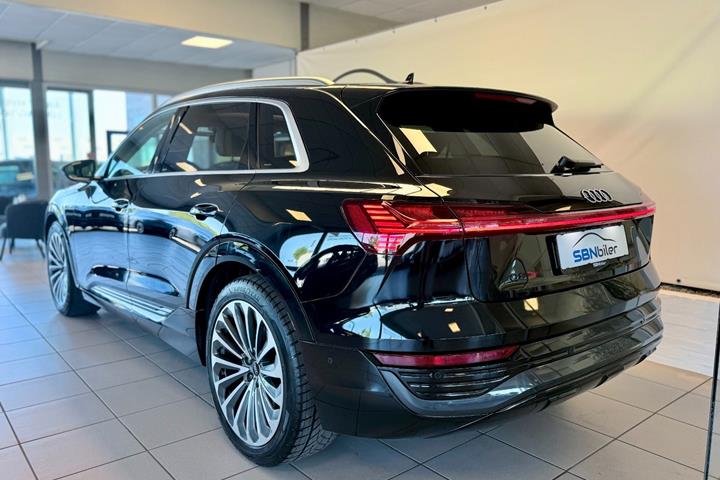 Sort Audi Q8 e-tron fra 2024