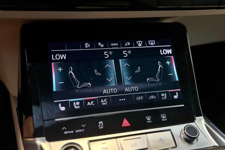 Sort Audi Q8 e-tron fra 2024