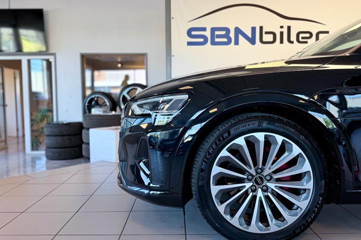 Sort Audi Q8 e-tron fra 2024