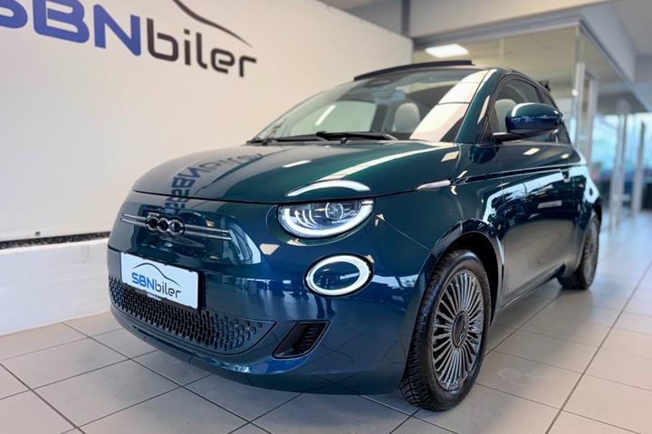 Blå Fiat 500e fra 2022