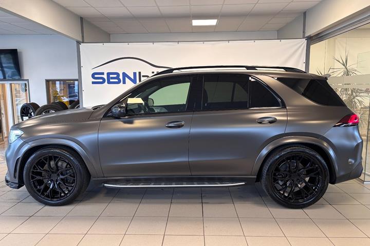 Sort Mercedes GLE450 fra 2019