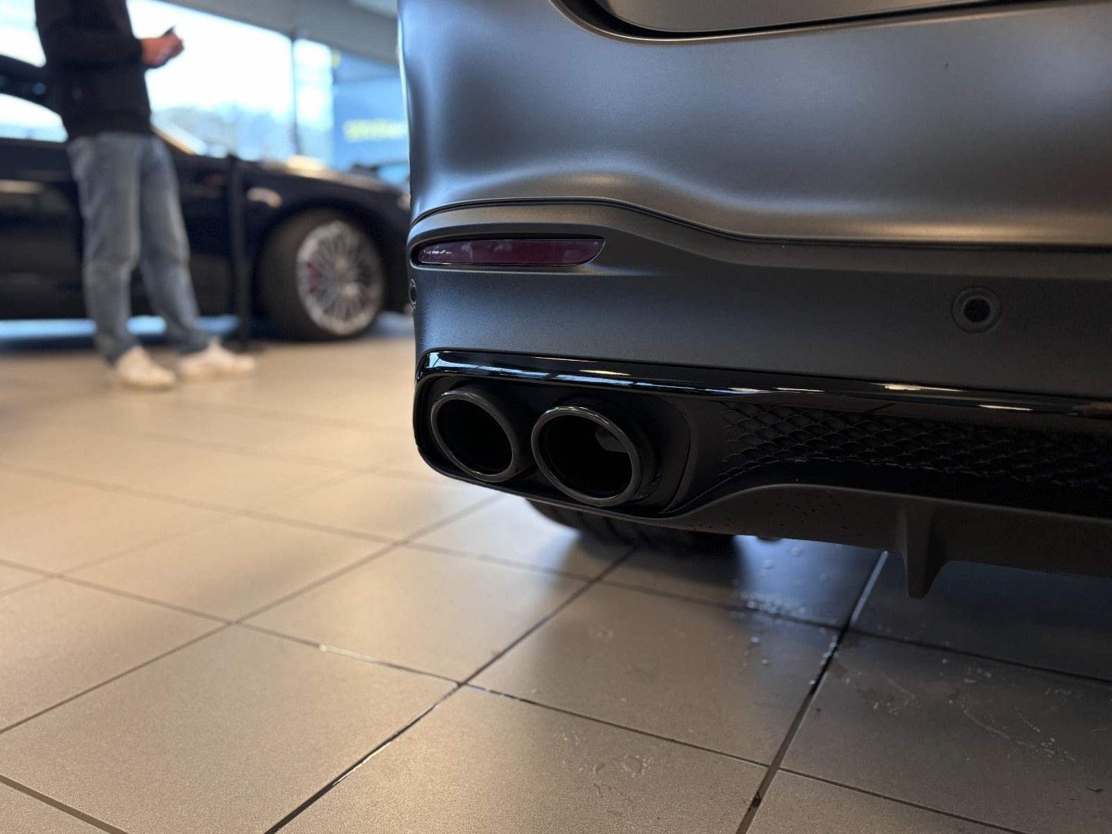Sort Mercedes GLE450 fra 2019