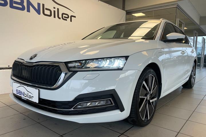 Hvid Skoda Octavia fra 2021