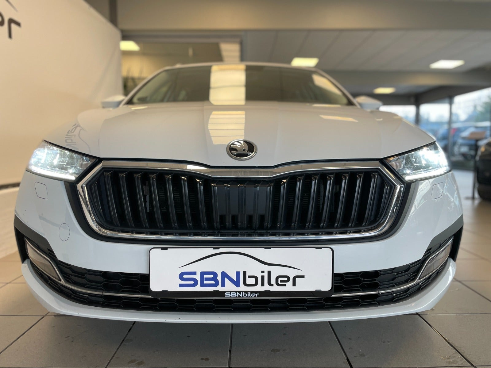 Hvid Skoda Octavia fra 2021