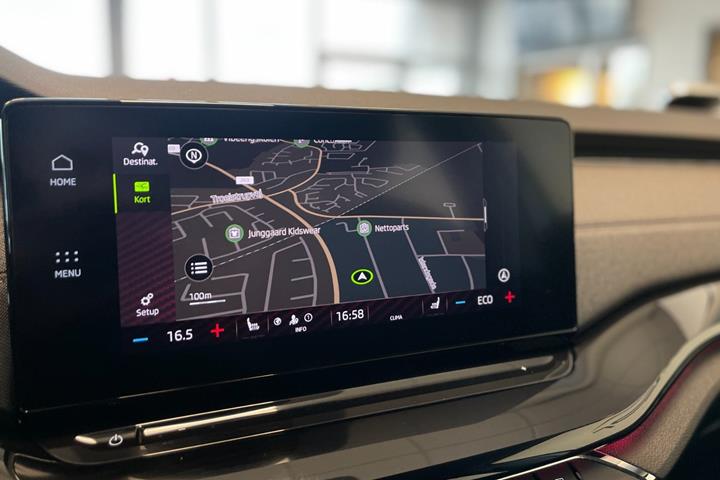 Hvid Skoda Octavia fra 2021