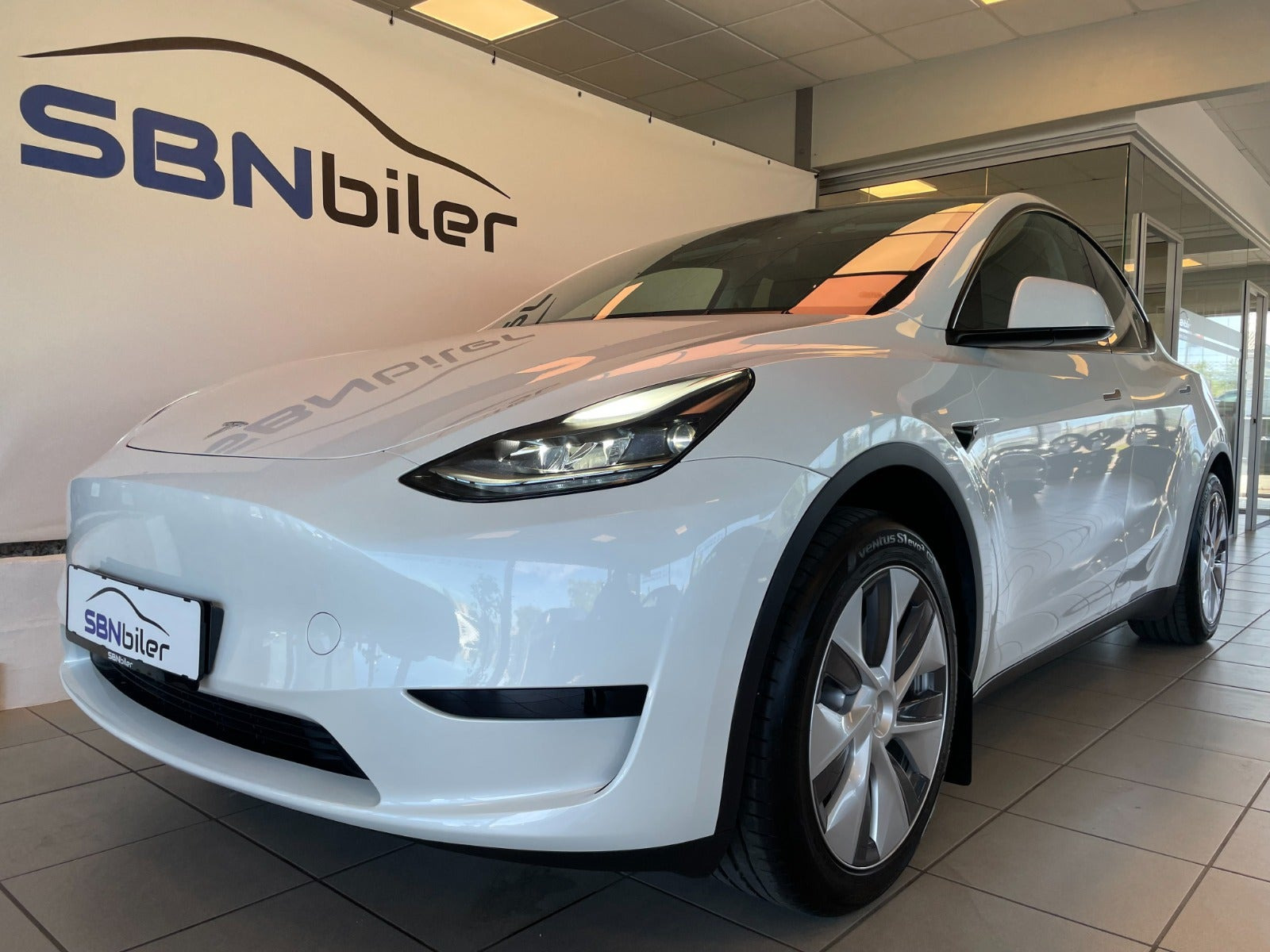 undefined Tesla Model Y fra 2024