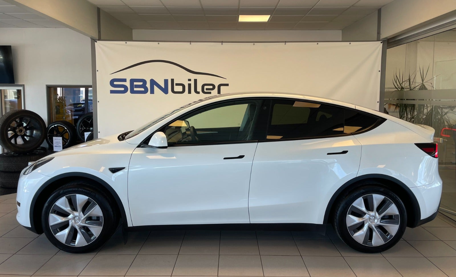 undefined Tesla Model Y fra 2024