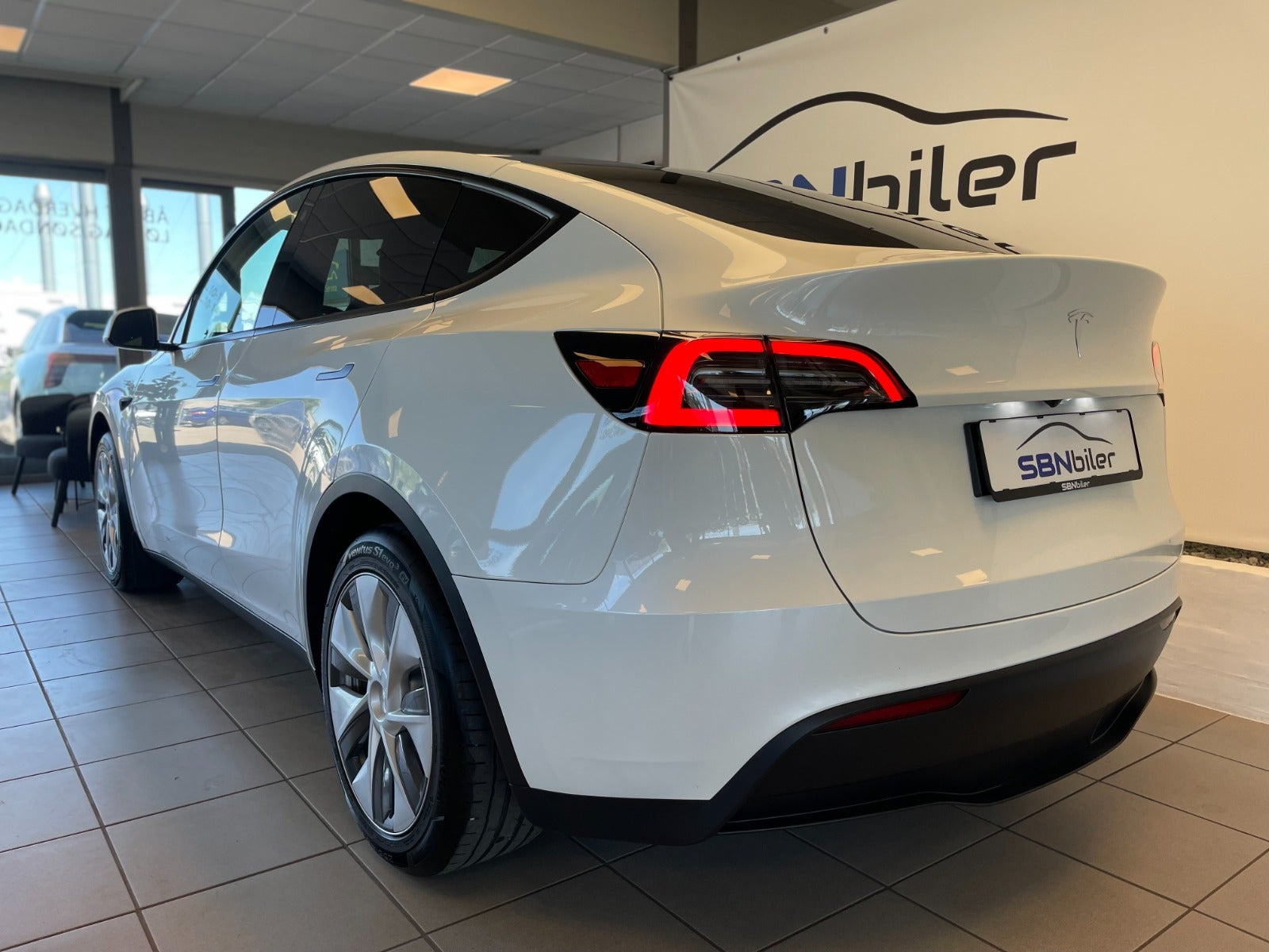 undefined Tesla Model Y fra 2024