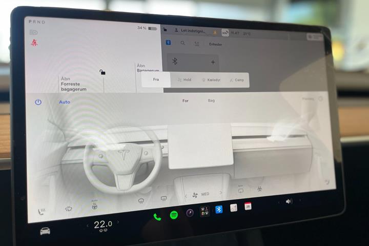 undefined Tesla Model Y fra 2024