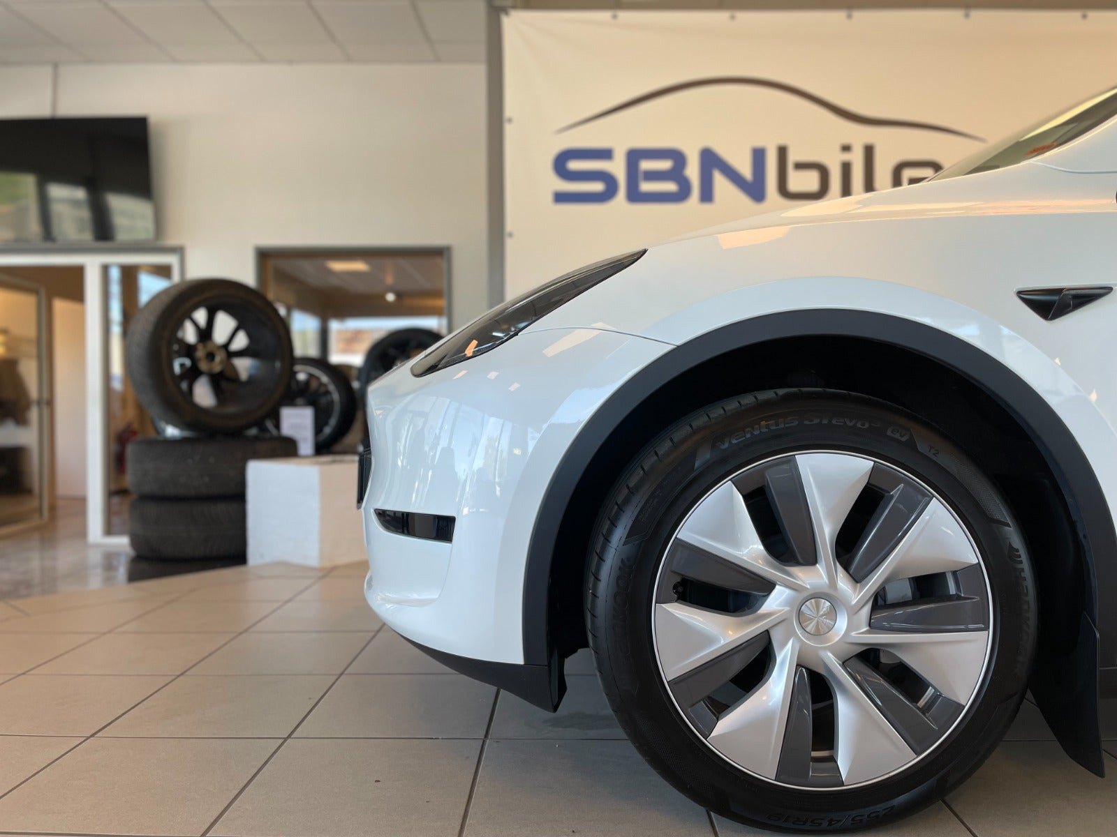 undefined Tesla Model Y fra 2024