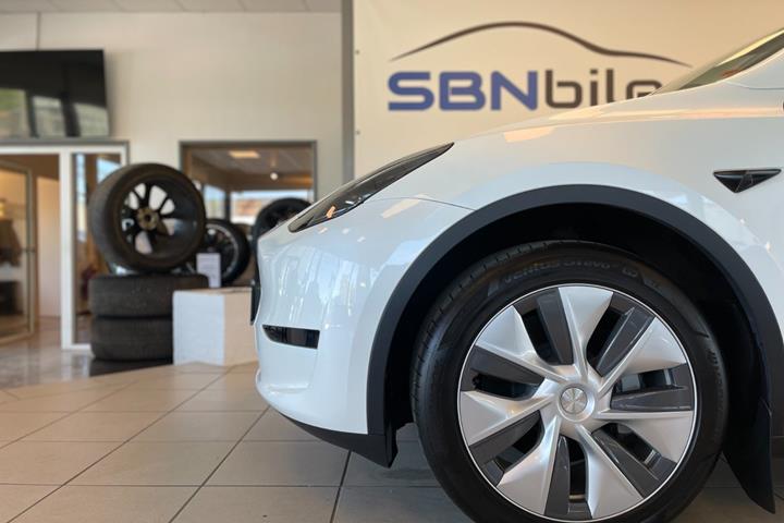 undefined Tesla Model Y fra 2024