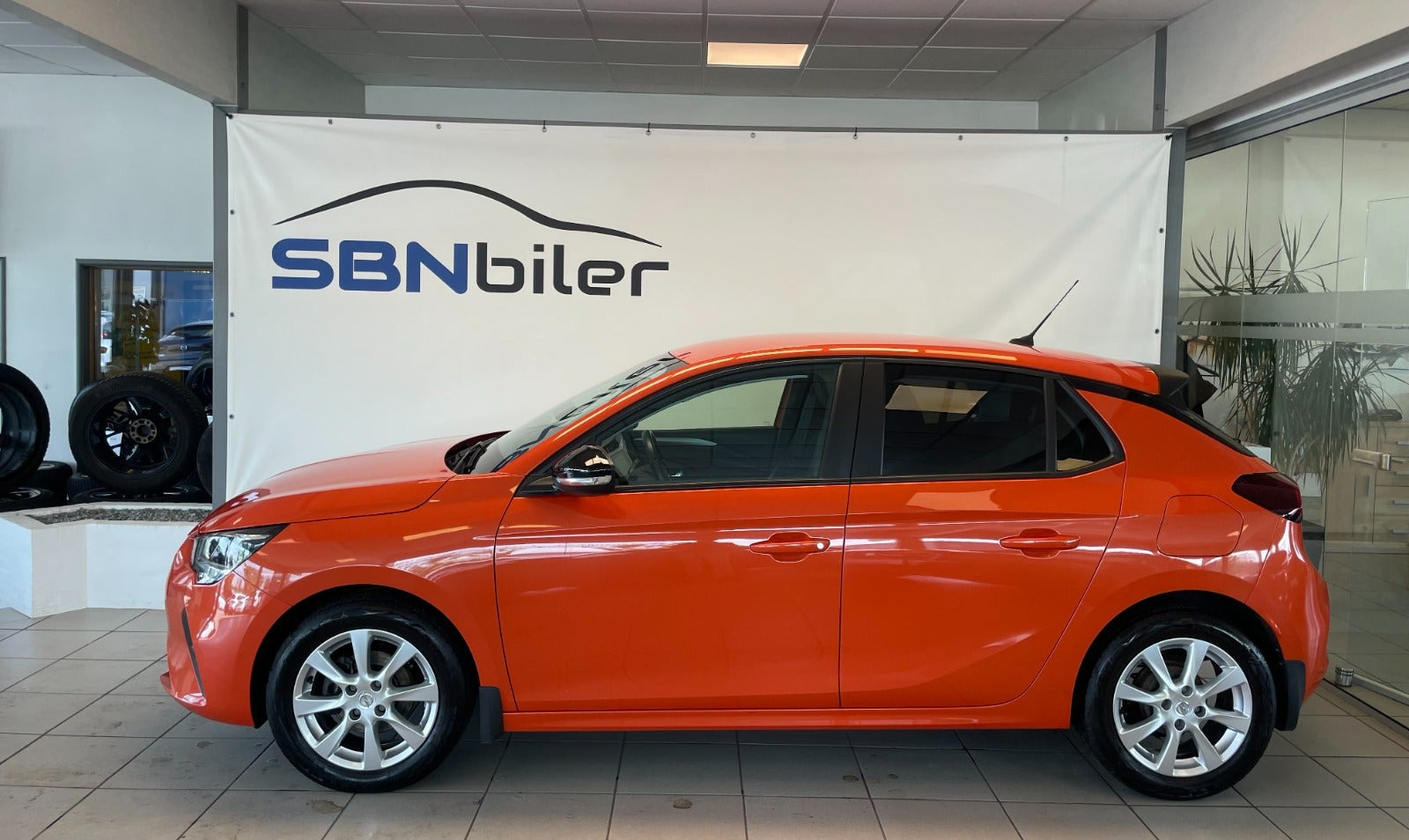 Orange Opel Corsa fra 2021
