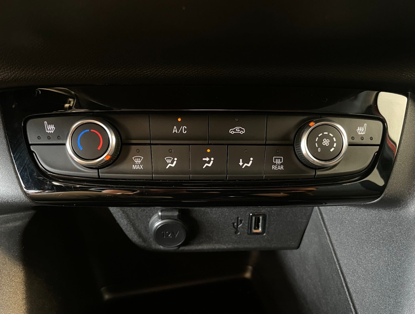 Orange Opel Corsa fra 2021