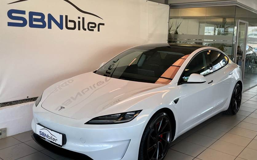 Tesla Model 3 Performance AWD