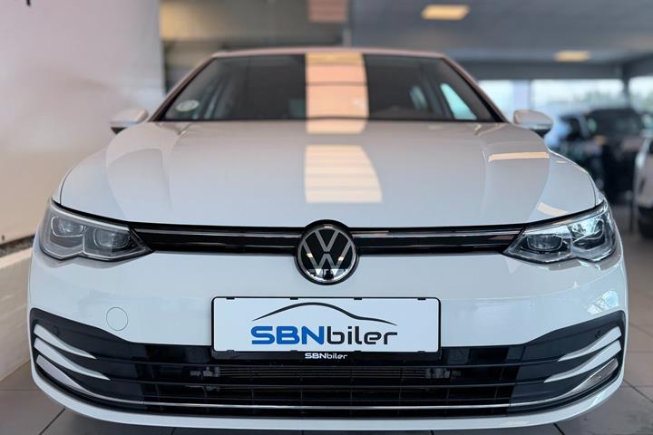 Hvid VW Golf VIII fra 2020