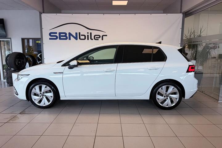 Hvid VW Golf VIII fra 2020