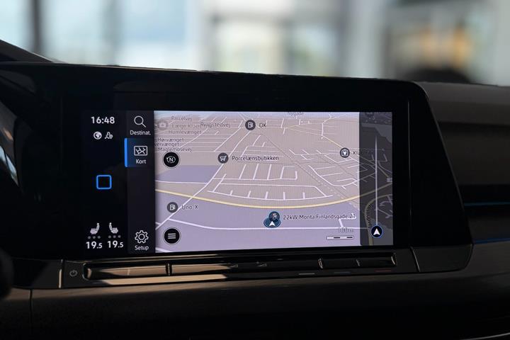 Hvid VW Golf VIII fra 2020