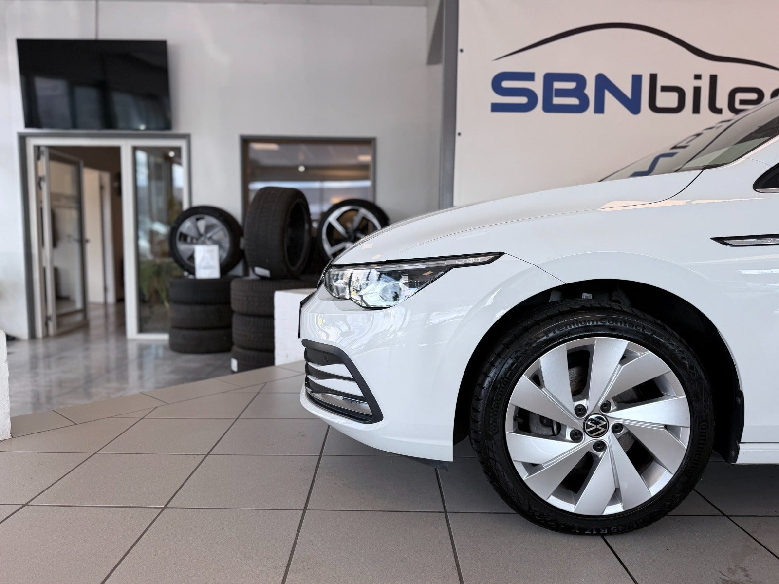 Hvid VW Golf VIII fra 2020
