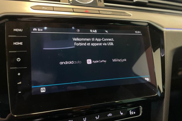Grå VW Passat fra 2018