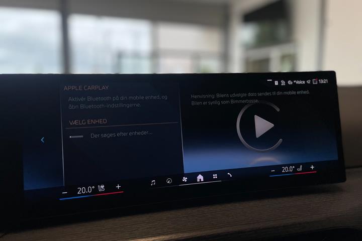 Rød BMW i4 fra 2025