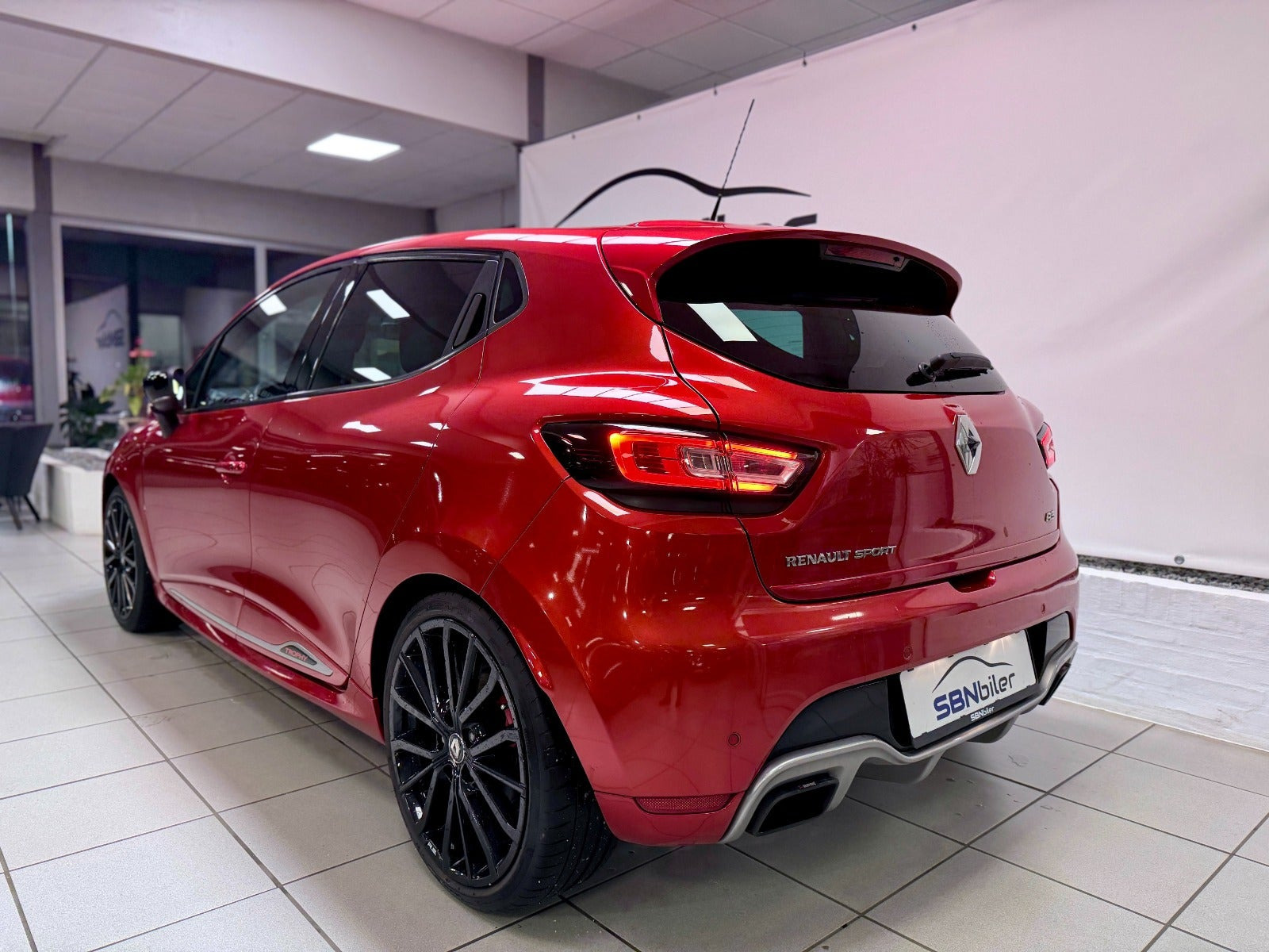 Rød Renault Clio IV fra 2018