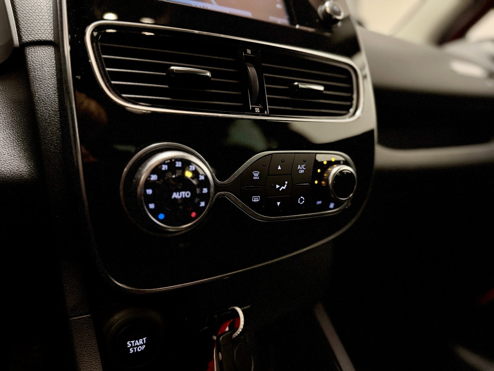 Rød Renault Clio IV fra 2018