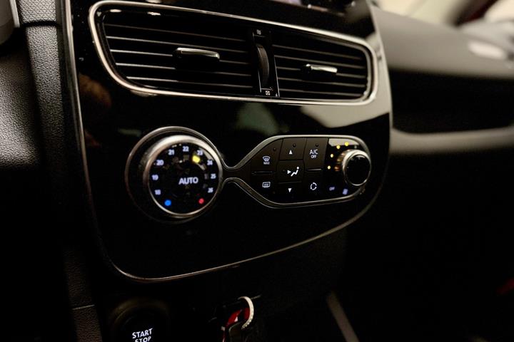Rød Renault Clio IV fra 2018