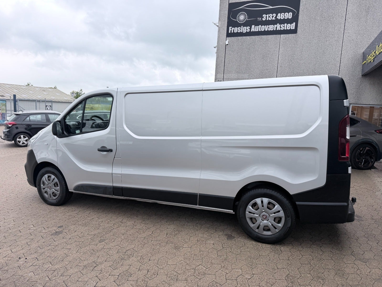 Rød Fiat Talento fra 2019