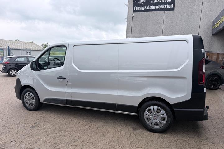 Rød Fiat Talento fra 2019