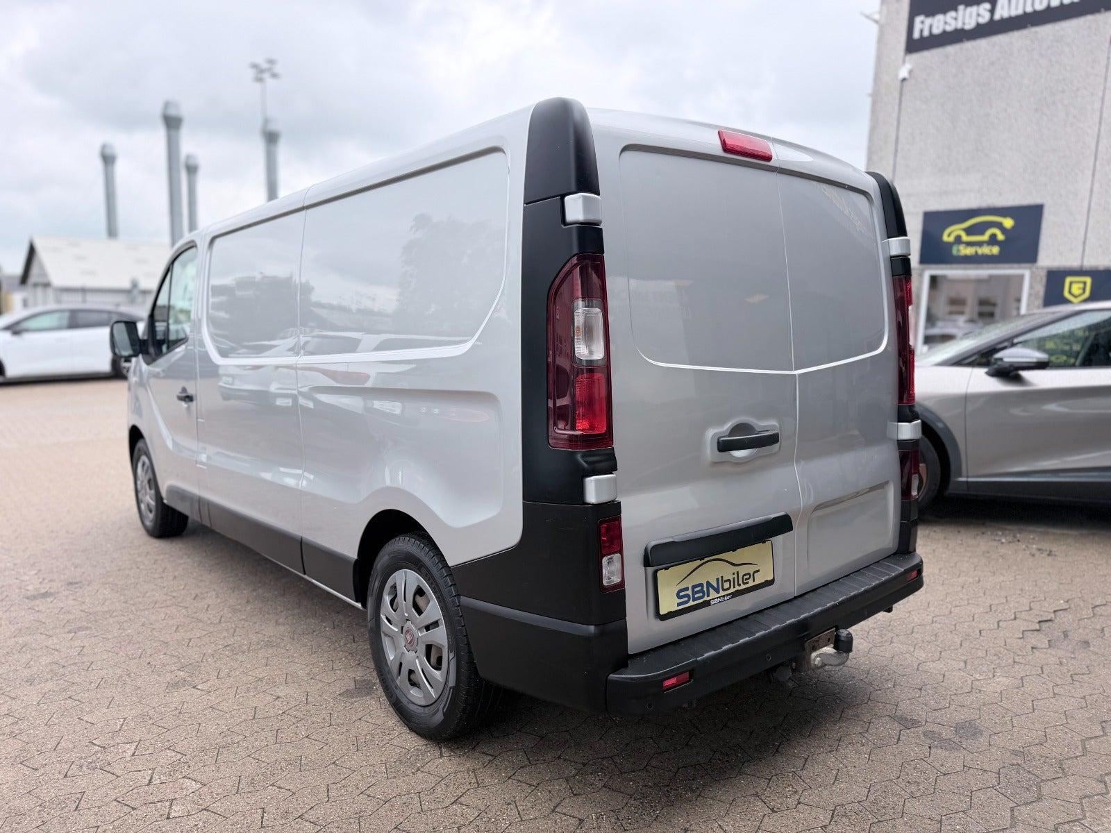 Rød Fiat Talento fra 2019
