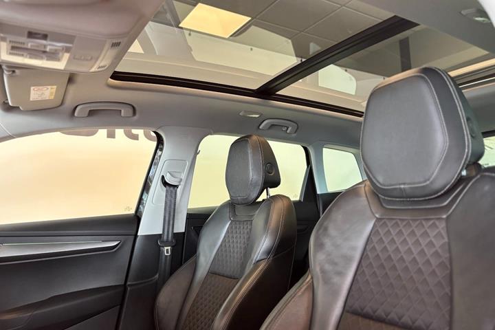 Brun Skoda Karoq fra 2018