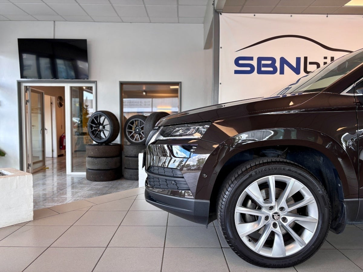 Brun Skoda Karoq fra 2018