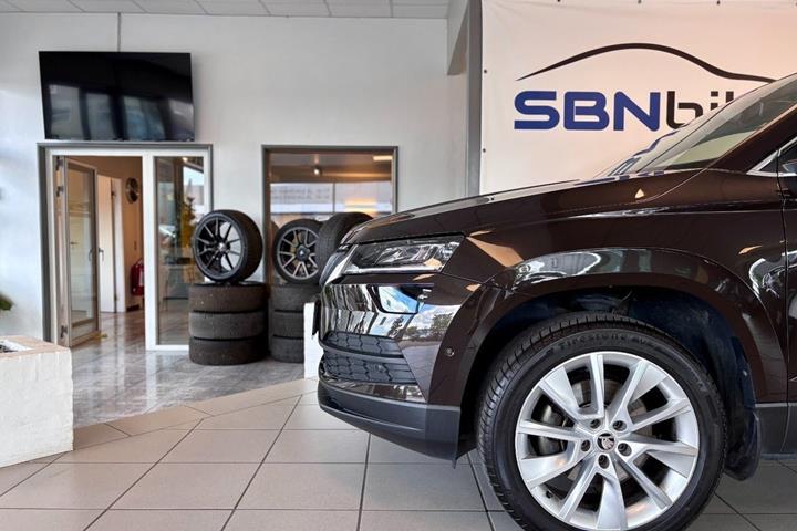 Brun Skoda Karoq fra 2018