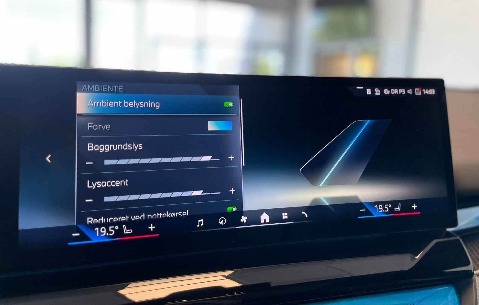 Blå BMW i5 fra 2024