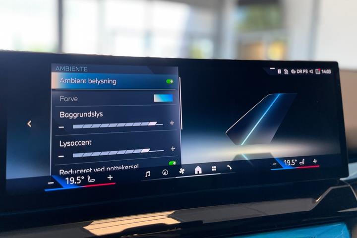 Blå BMW i5 fra 2024