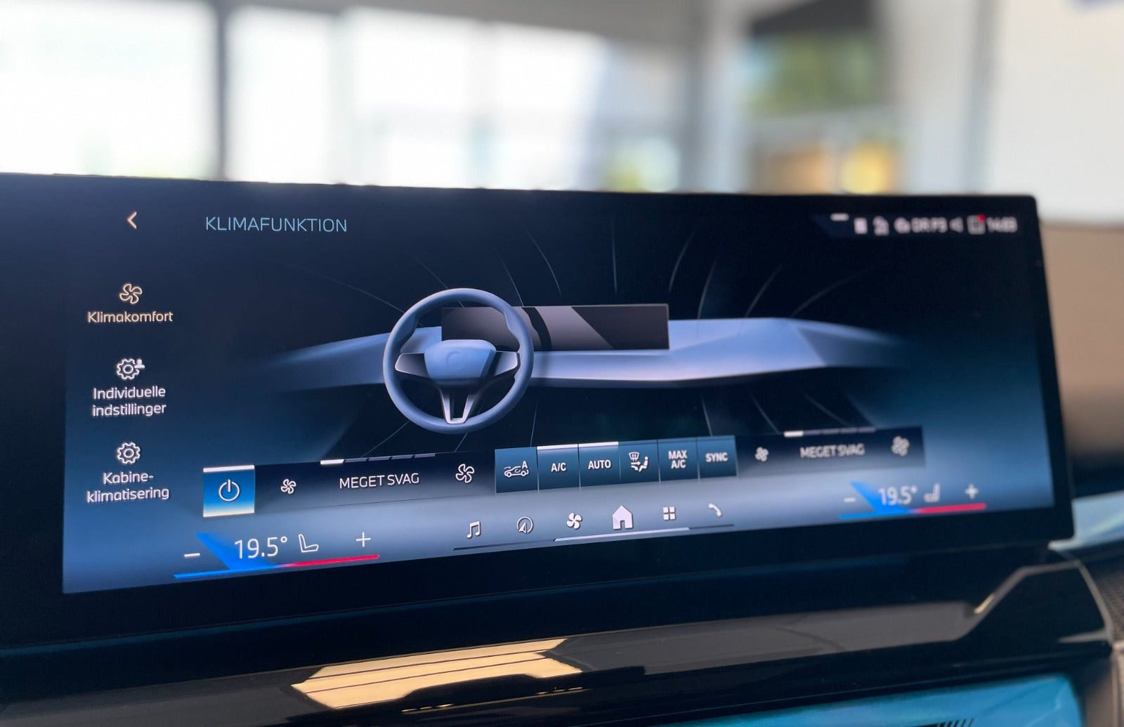 Blå BMW i5 fra 2024