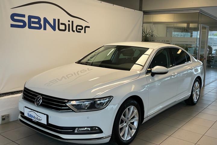 Hvid VW Passat fra 2018