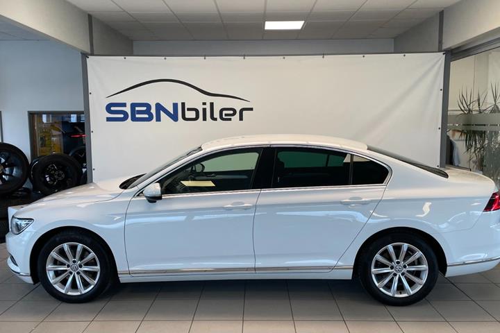 Hvid VW Passat fra 2018