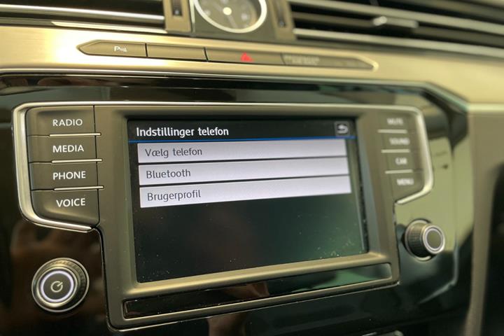 Hvid VW Passat fra 2018