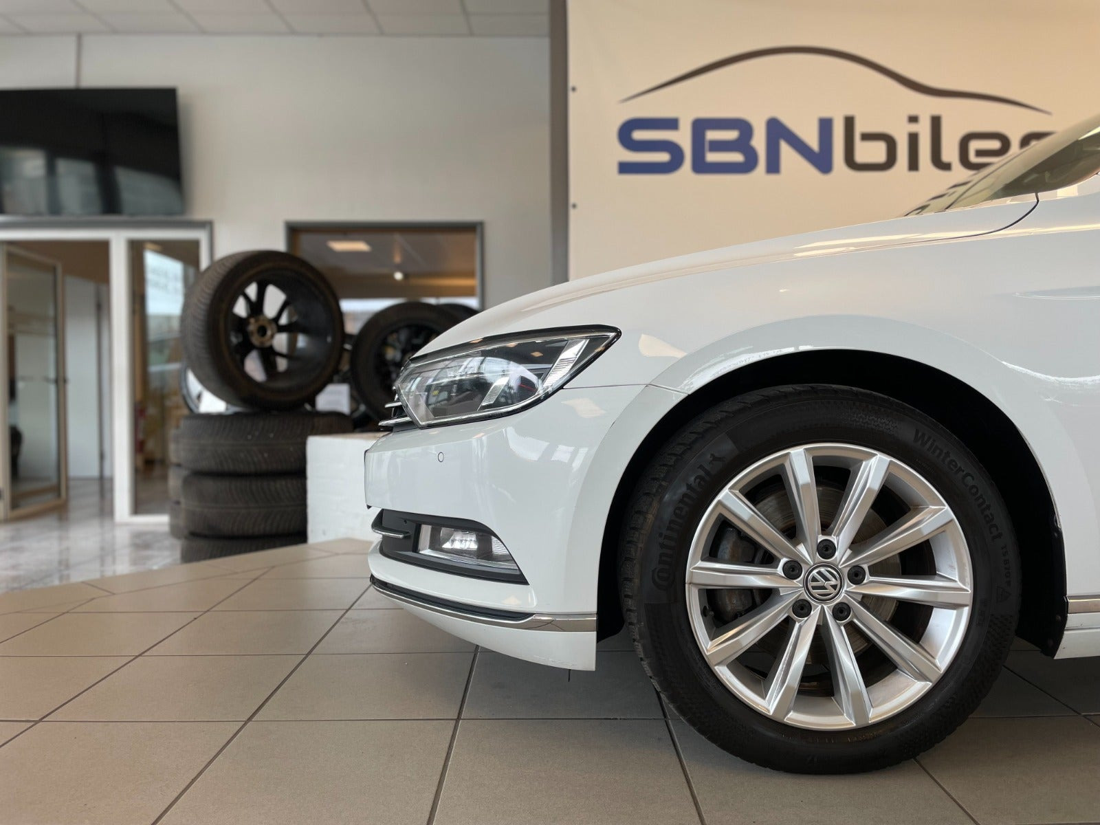Hvid VW Passat fra 2018