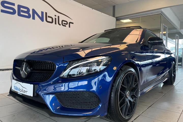 Blå Mercedes C400 fra 2017