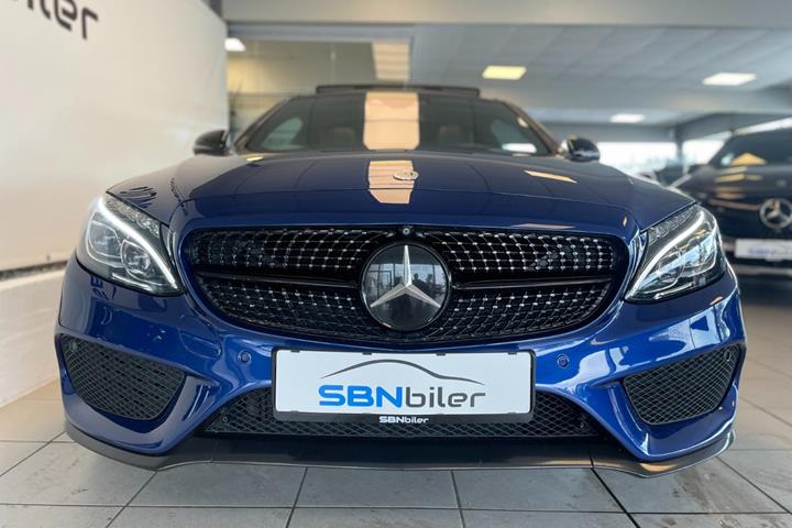 Blå Mercedes C400 fra 2017