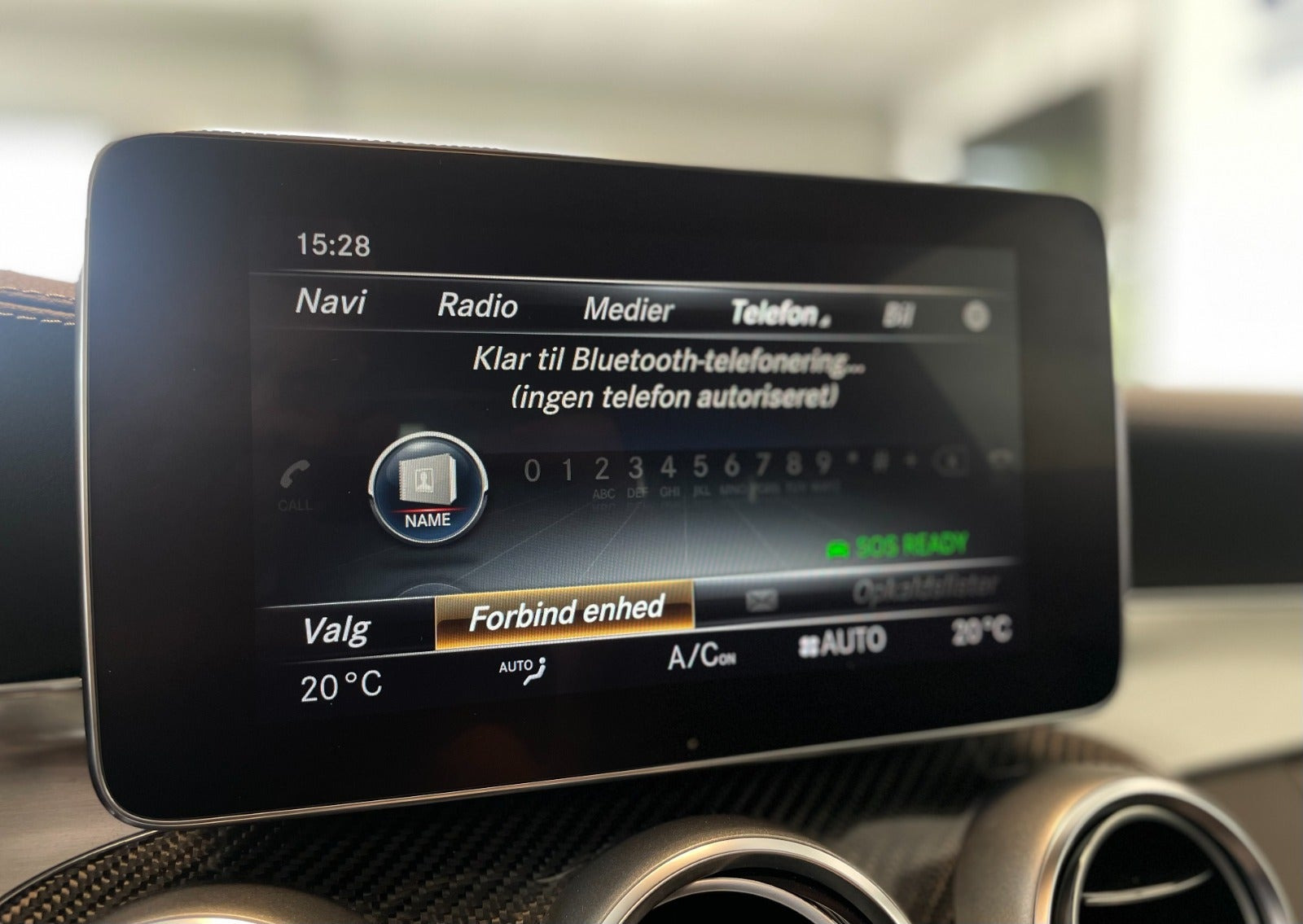 Blå Mercedes C400 fra 2017