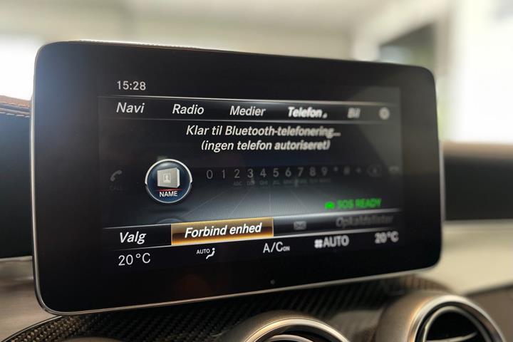 Blå Mercedes C400 fra 2017