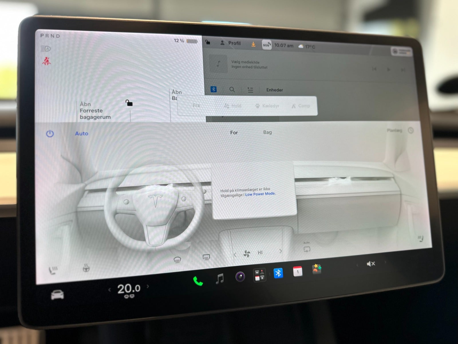 Hvid Tesla Model 3 fra 2021